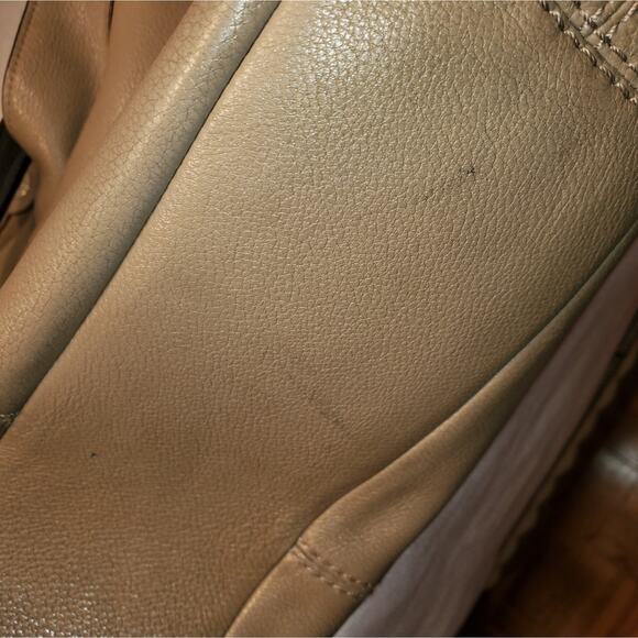 COACH LARGE GREY LEATHER 3 COMPARTMENT SAT⦠- Picture 7 of 9